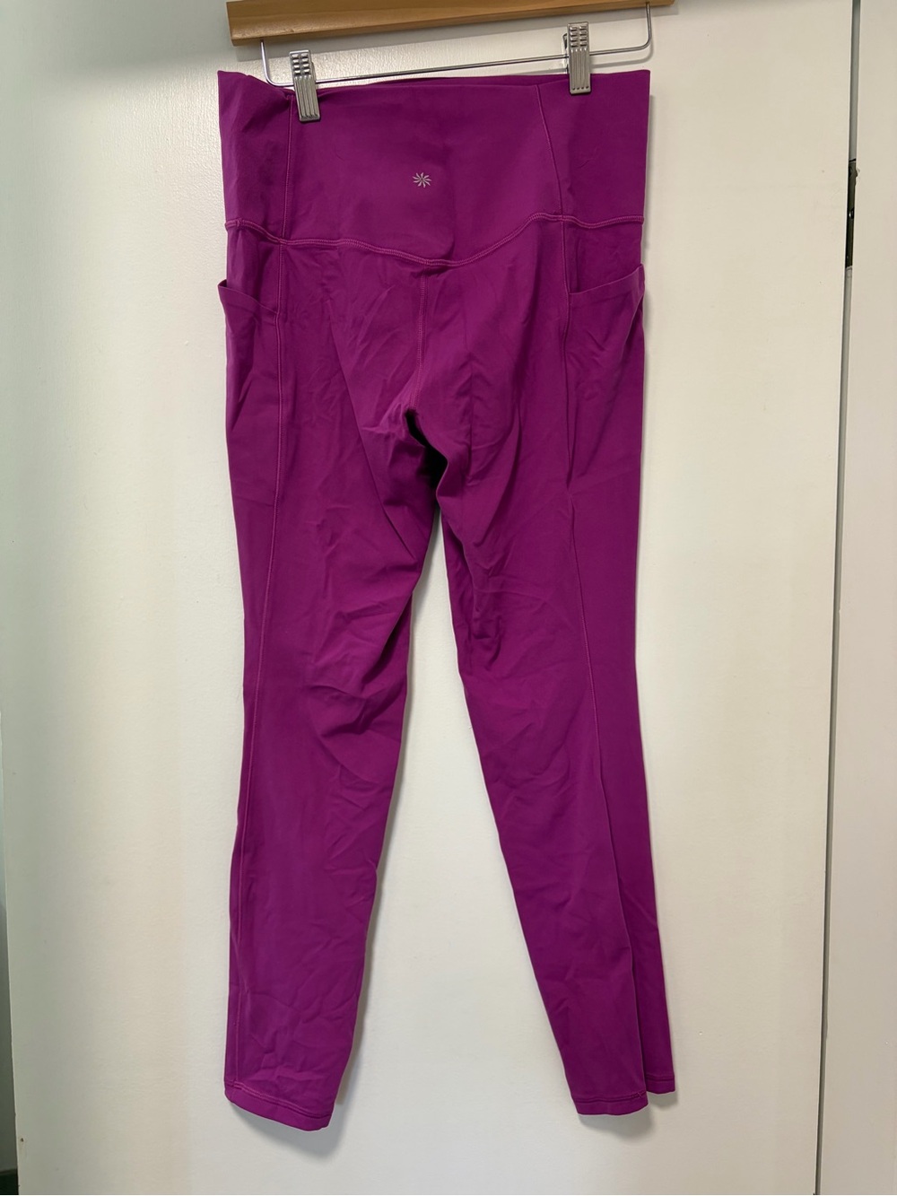 ATHLETA SALUTATION STASH TIGHT - Picture 3 of 3